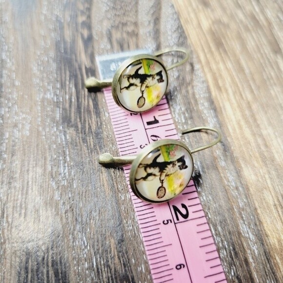 Vintage-style Playful Cat earrings Glass Cabochon Jacket Copper Alloy earrings - Picture 7 of 8